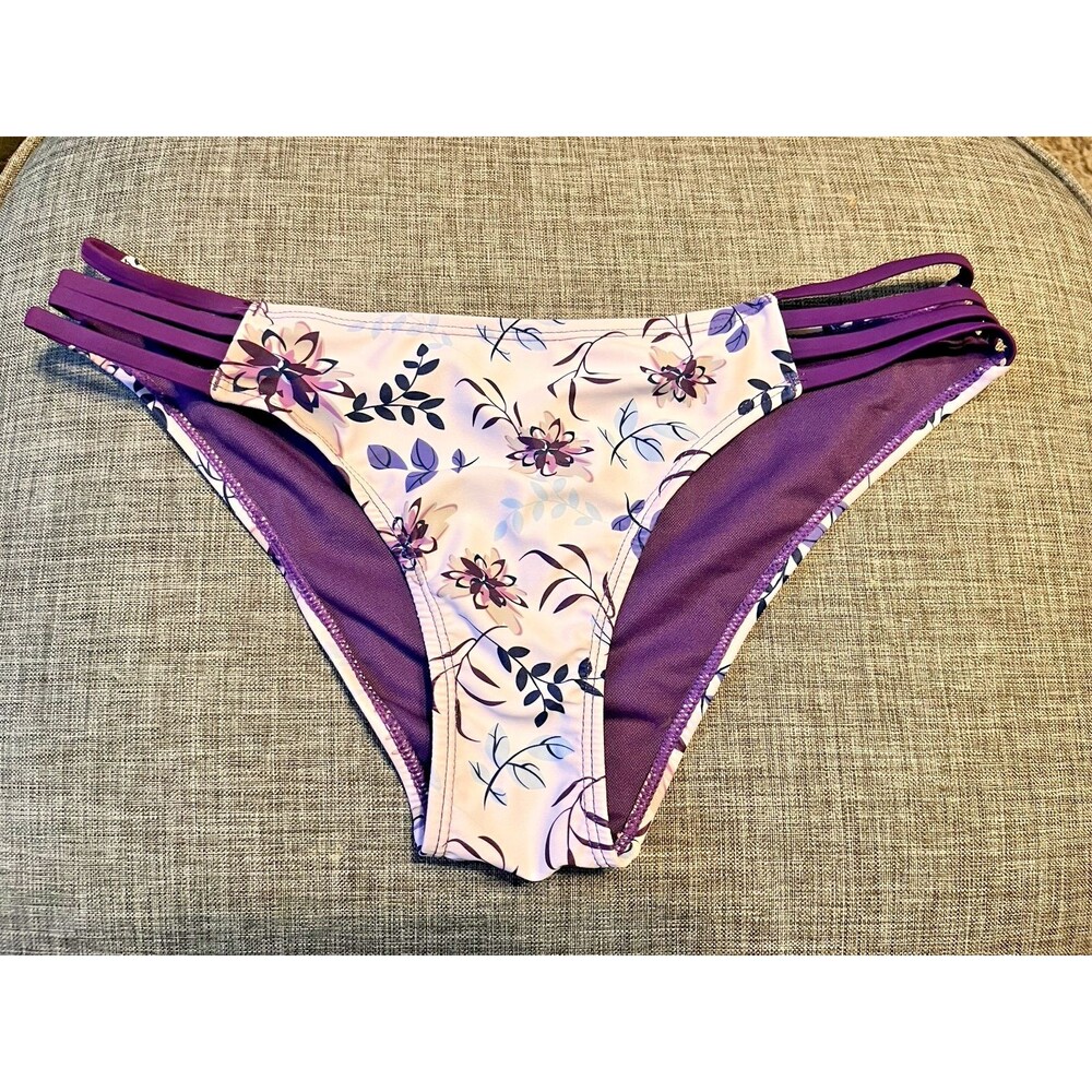 Shekini women’s Bikini Bottom - Medium - purple white tropical floral NWOT
